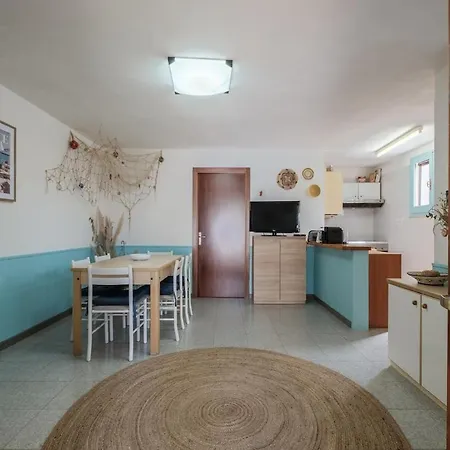 100 Meters Walk To The - Cozy Nest For Your Holidays