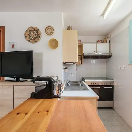 100 Meters Walk To The - Cozy Nest For Your Holidays